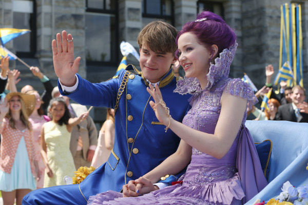 Запознайте се с Мичъл Хоуп в ролята на Принц Бен в новия филм на Disney – „Наследниците”